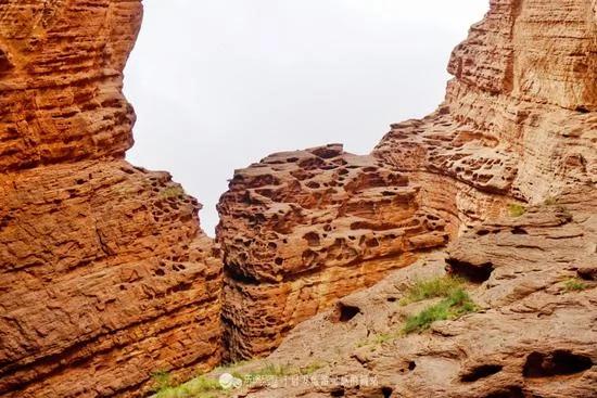 天山最后的秘境 新疆库车神秘大峡谷