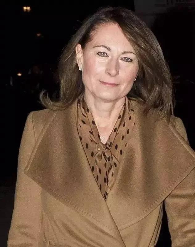 把大女儿培养成王妃 二女儿嫁给亿万富豪 62岁辣妈成人生赢家