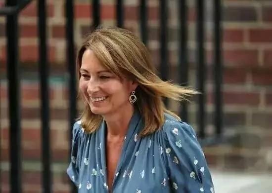 把大女儿培养成王妃 二女儿嫁给亿万富豪 62岁辣妈成人生赢家