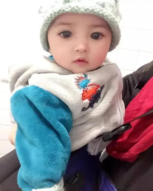 这个婴儿在ins上有3万粉丝 成全世界最小网红!
