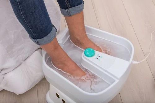用“它”泡脚有6大好处 补肾降火抗衰老