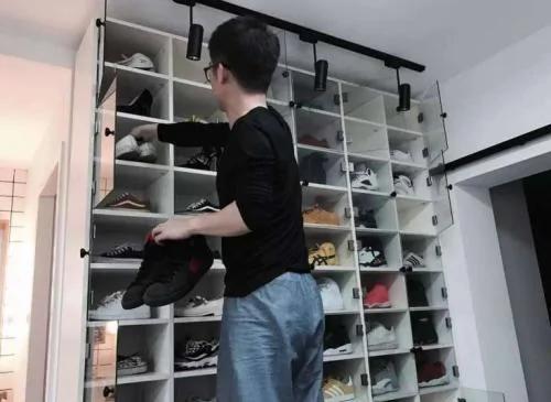 小夫妻把不起眼的旧公寓变成小豪宅
