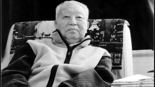 华国锋披露的秘闻!抓“四人帮”能避免内战?