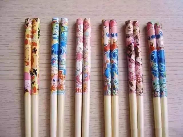 这种筷子千万不能用 家里有的快点儿扔掉吧!