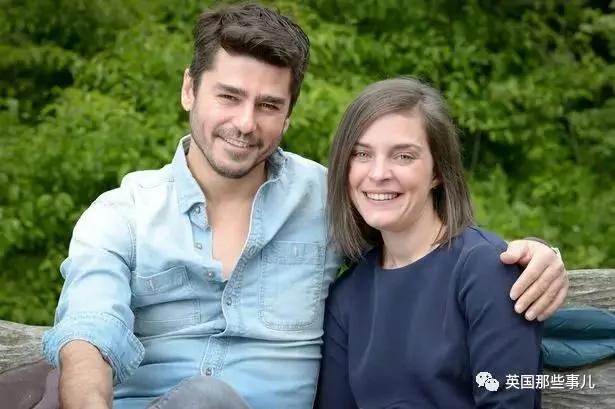 英国大龄剩女网恋被骗一年 却由衷感谢骗子