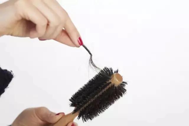 还在大把掉头发吗?只因犯了这个错误!