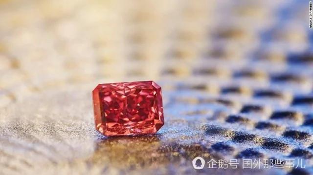 罕见红钻石将拍卖 价值近7000万 非常稀有