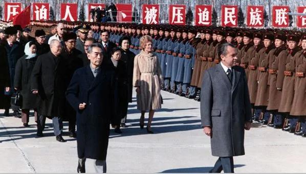 历史老照片 延安惊险瞬间 邱会作最后一刻出手打假