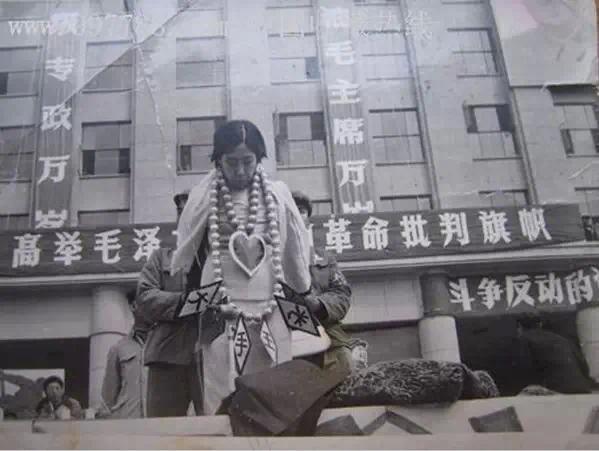 历史老照片 延安惊险瞬间 邱会作最后一刻出手打假