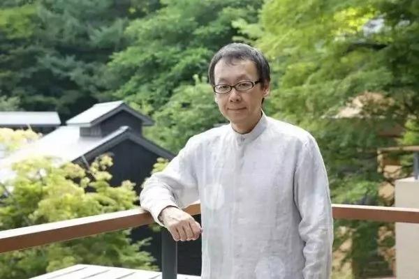 8000元一晚 两晚起住 没有电视、空调 不管三餐 居然仍能年入25亿