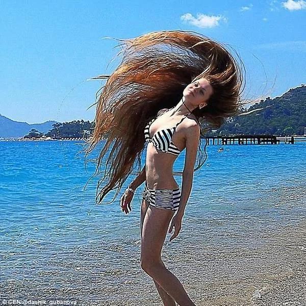 14年没剪过头发的少女什么样?这画风一言难尽