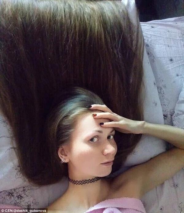 14年没剪过头发的少女什么样?这画风一言难尽
