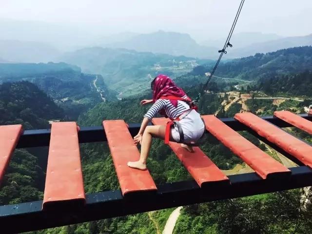 比张家界玻璃栈道恐怖10000倍 这次又又又要火了…