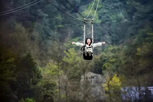 比张家界玻璃栈道恐怖10000倍 这次又又又要火了…