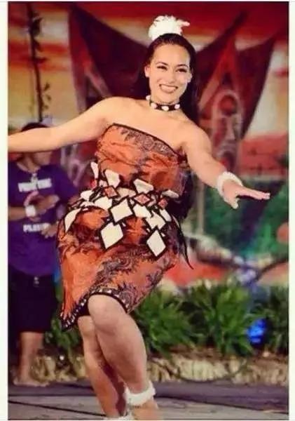 世界上居然有男女都不穿裤子的国家 美到窒息!
