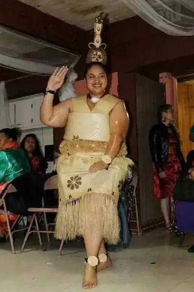 世界上居然有男女都不穿裤子的国家 美到窒息!