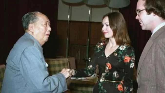 文革真相:《人民日报》文革十年元旦头版解码