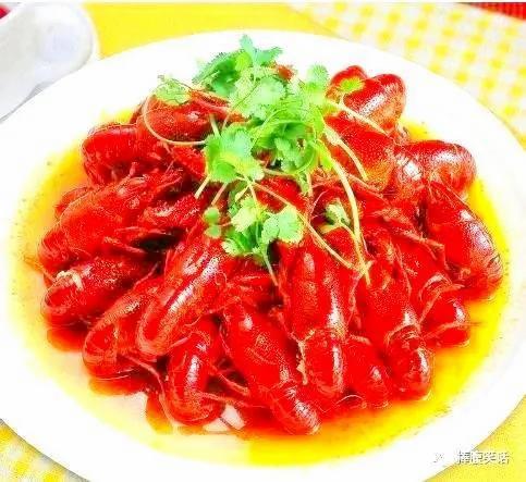 每日捧腹段子精选:和朋友去吃小龙虾 隔壁桌一小姑娘问妈妈