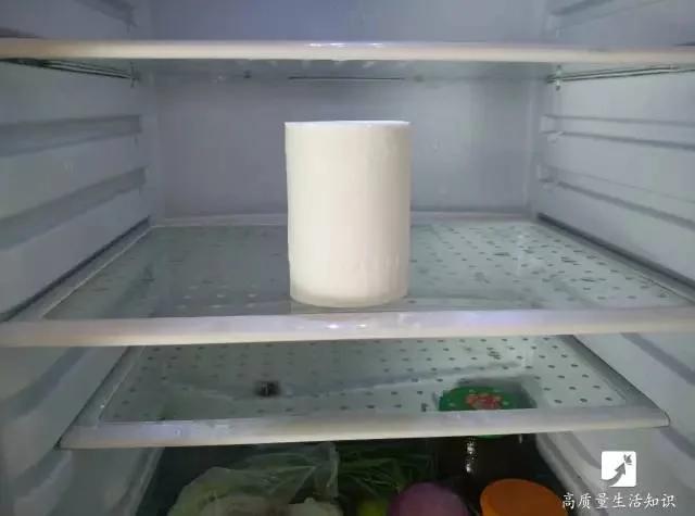 在冰箱里放一块这个 10年都不用清洁冰箱!