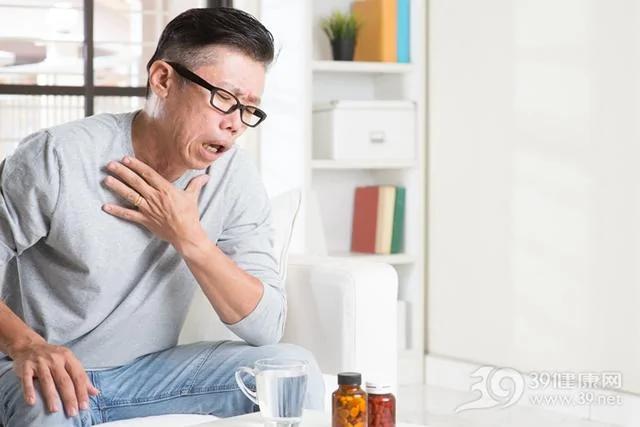 脑血管崩溃前的“10个信号” 中老年一定要记下来!