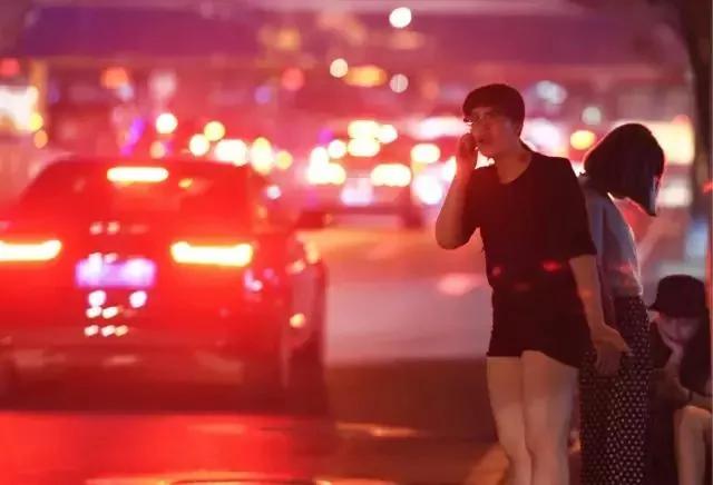大数据:全国400座城市的夜晚是这样的