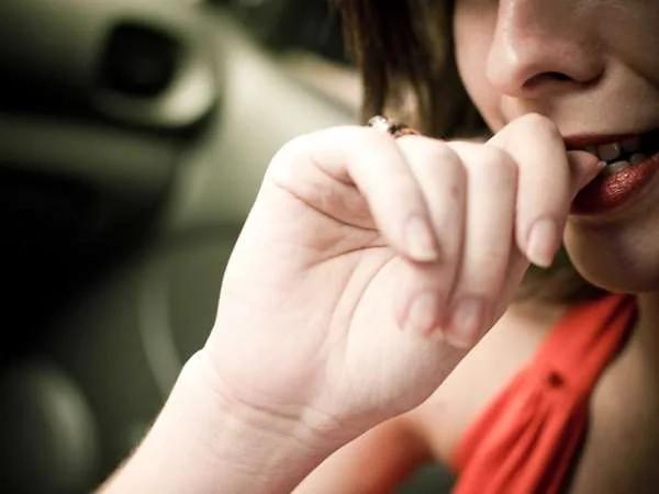 让「骗子」无所遁形!用这10招辨别谁在「说谎」 以后就不怕被骗啦!