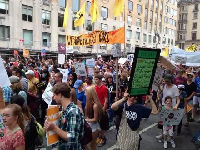纽约40万人大游行 | 呼吁人类吃素!素食风将暴席卷全球!