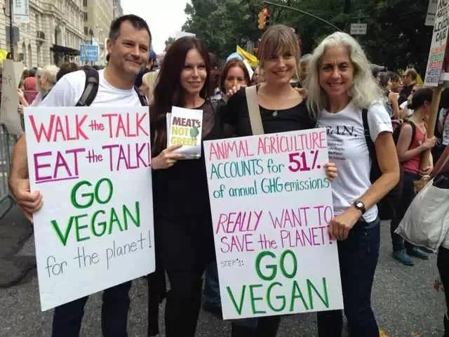 纽约40万人大游行 | 呼吁人类吃素!素食风将暴席卷全球!