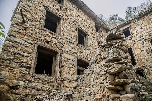 中国10个恐怖邪门的地方 自驾旅行绕着走