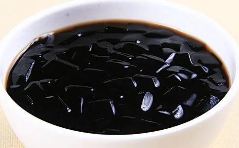 龟苓膏能解暑 但是这些人却不能吃
