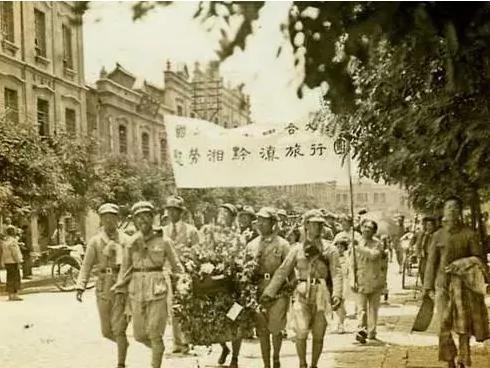 蒋介石为什么打压学生参军?