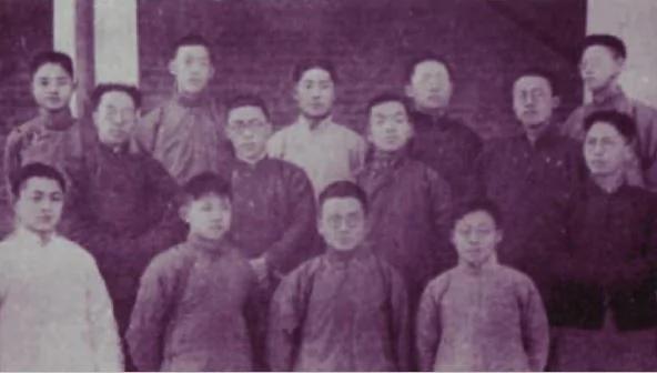 【老照片】奇葩的右派名额 上趟厕所回来就是 被斗死