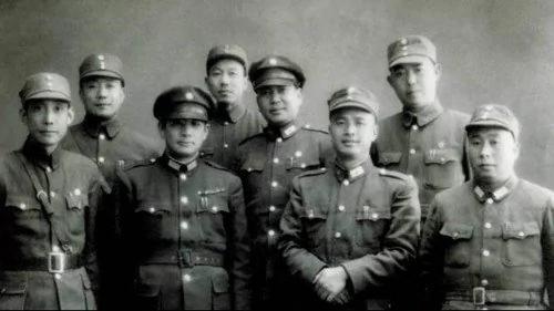 谁真正保卫中华民族?看看国共两军军歌!一目了然