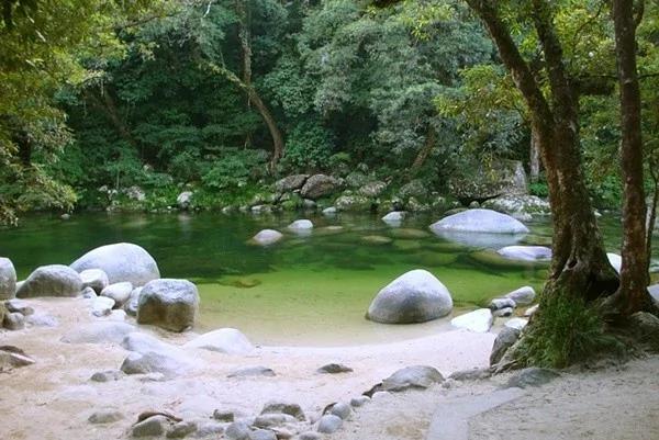 风水先生看到他这样做“道破天机” 你家的风水选哪里都会好