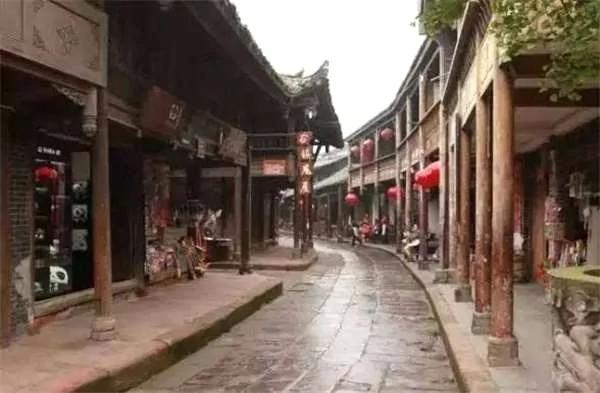 “世界那么大 我想去看看” 辞职爆红女教师去了这些地方