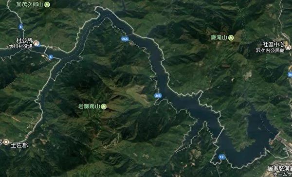 日本网民搭机俯瞰地面拍到“一条龙”