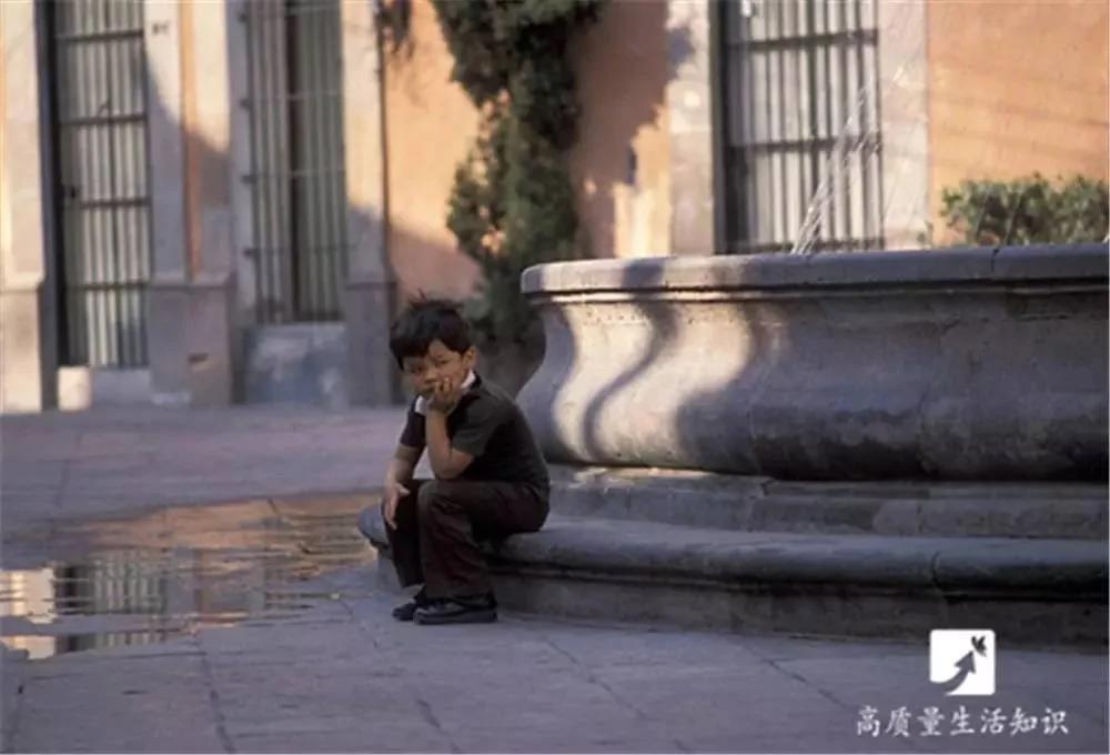 一定要让孩子学这9个常识 99%可以避免被坏人拐走