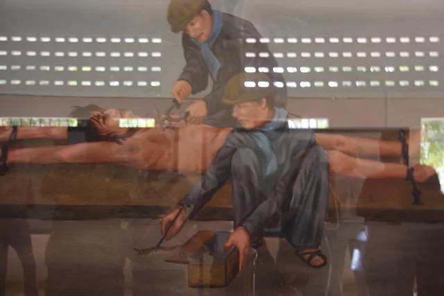 高棉的微笑与血色的高棉