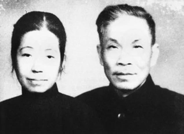 领袖面前曾不亢不卑 落井下石却终害自己:悲剧翦伯赞