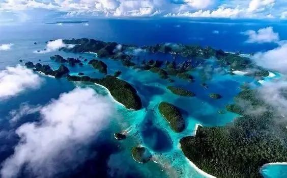 比巴厘岛美20倍 但这个秘境海岛仅1%人去过 每年只许30艘潜水船进入!