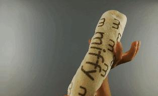 神奇!几秒钟拧干衣服 比洗衣机甩干还快
