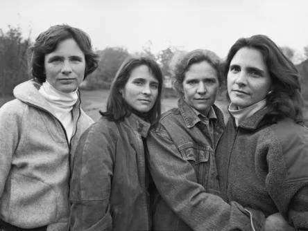 四姊妹每年都拍摄一张合照 40年后竟发现惊人转变…非常难得!