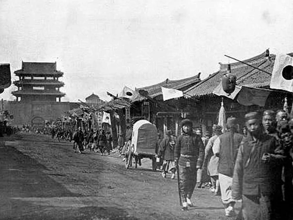 老照片:没人承认伪满洲国?但他改变了东北