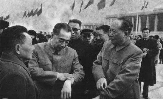 【揭秘】周恩来一生只得中学学历 土地有偿七十年出自亲共港商随口建议