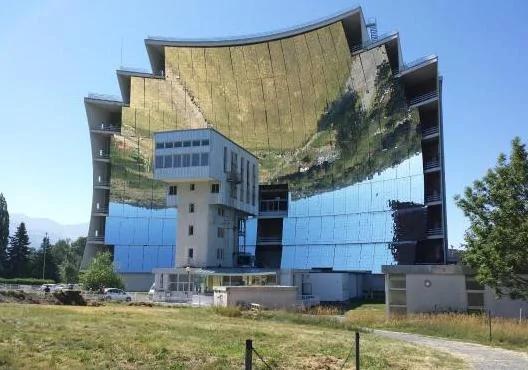 世界最大太阳炉:千面镜子组成 几秒内升温3500度