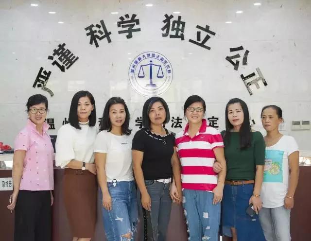 2名女子晒照问“像不像” 竟是亲姐妹