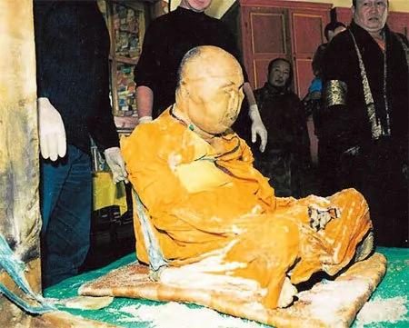 俄高僧90年前下葬肉身至今不腐