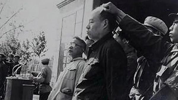 1966年的劳动节彭真突然从政坛消失