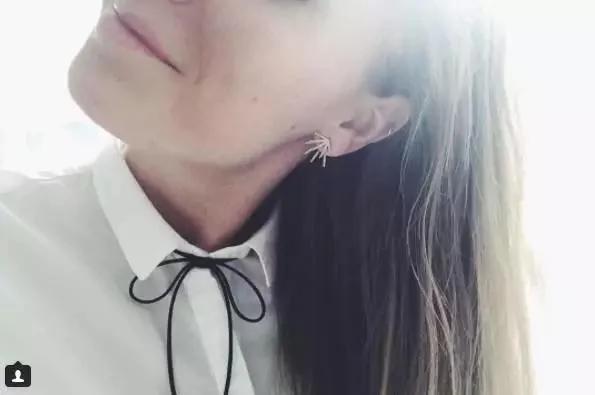 女孩3年天天穿一样衣服上班 竟因此成了网红