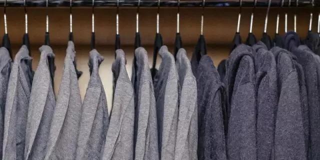 女孩3年天天穿一样衣服上班 竟因此成了网红